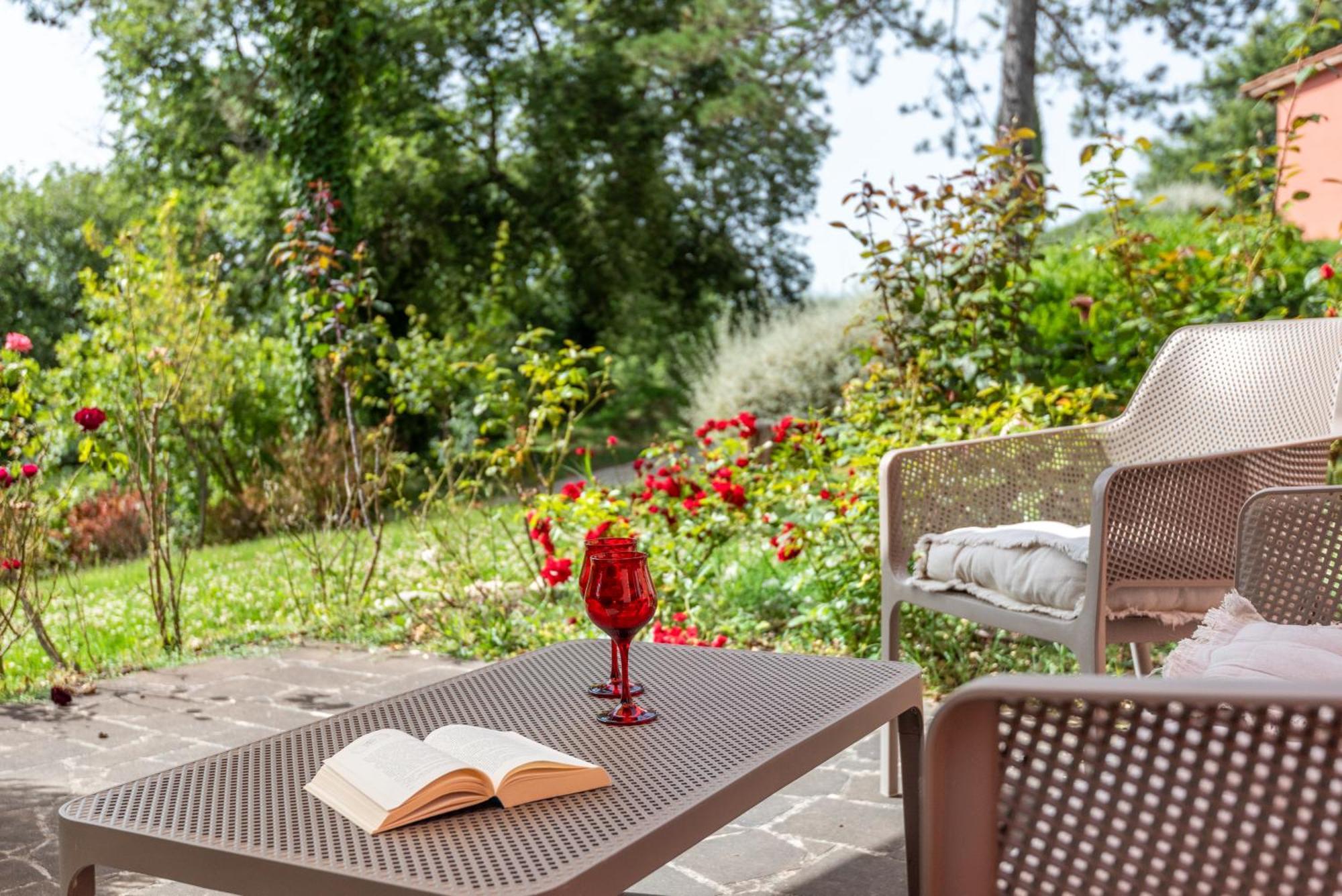 Cignella Garden Villas In Tuscany Trequanda Exterior photo