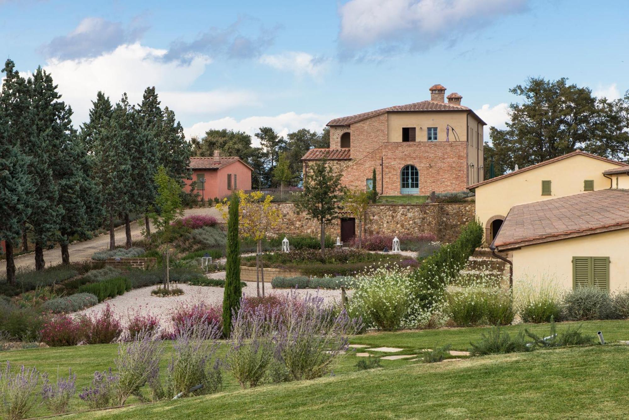 Cignella Garden Villas In Tuscany Trequanda Exterior photo
